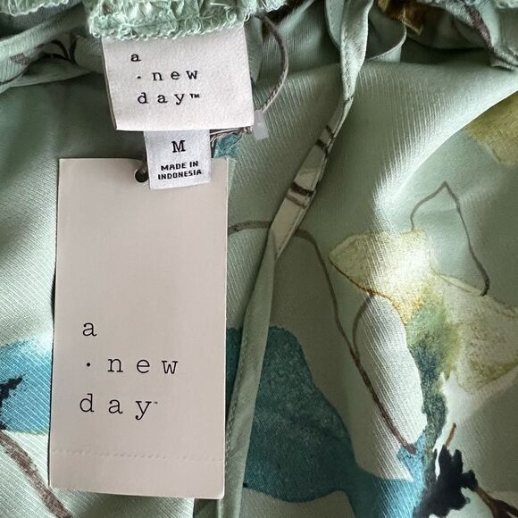 A New Day Light Green Floral Long Sleeve Blouse Medium - Picture 8 of 9